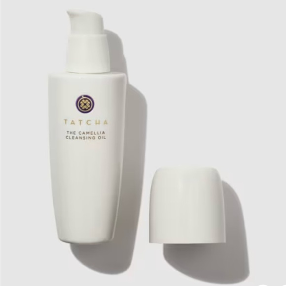 The Camellia Cleansing Oil
2-in-1 Makeup Remover & Cleanser - Picture 2 of 5